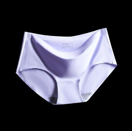 Seamless Women’s Sports Underwear – Breathable Nylon Spandex Performance Briefs