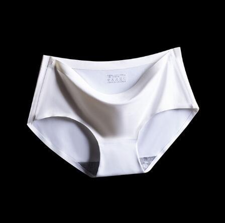 Seamless Women’s Sports Underwear – Breathable Nylon Spandex Performance Briefs