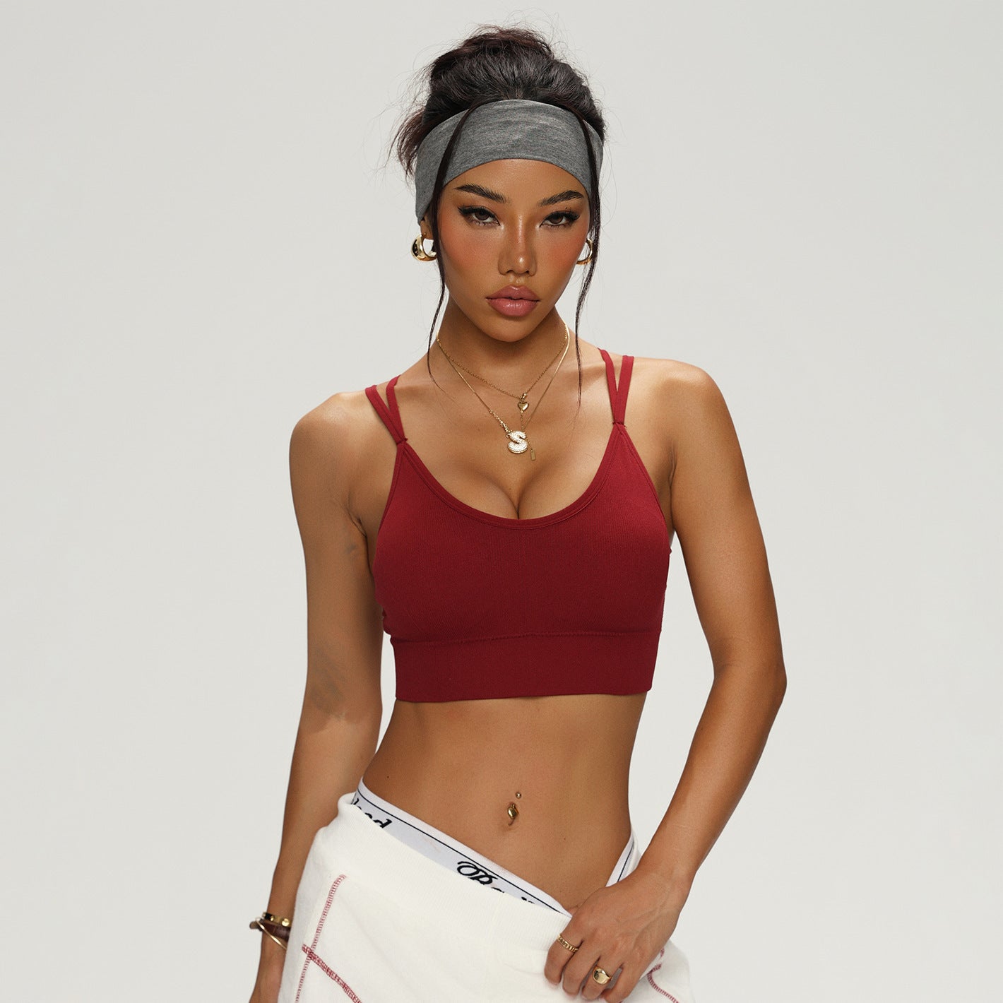 Cross Back Sports Bra with Shoulder Straps – Seamless Workout & Yoga Top