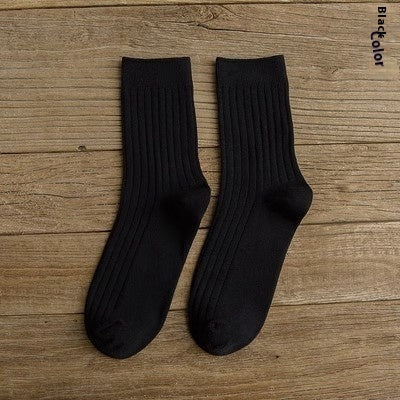 Men’s Thin Mid-Calf Sports Socks – Breathable Polyester for All Seasons